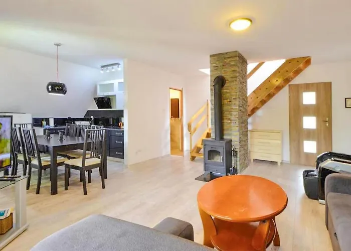 Σπίτι διακοπών 3 Bedroom Lovely In Karpacz